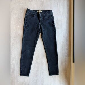 Democracy Black Jeans. Size 6.